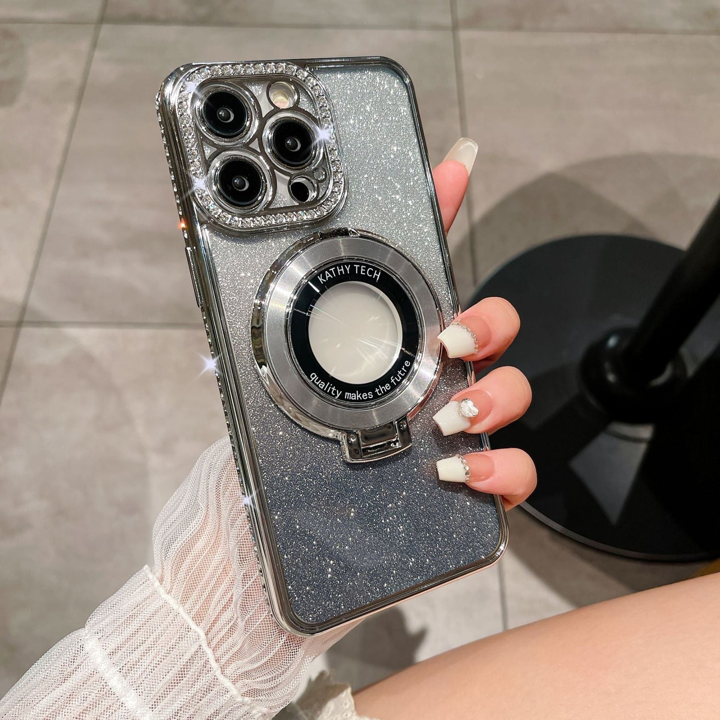 🎁2025 HOT SALE🎉💝Glitter Rhinestones Magnetic iPhone Case mit unsichtbarem Ständer