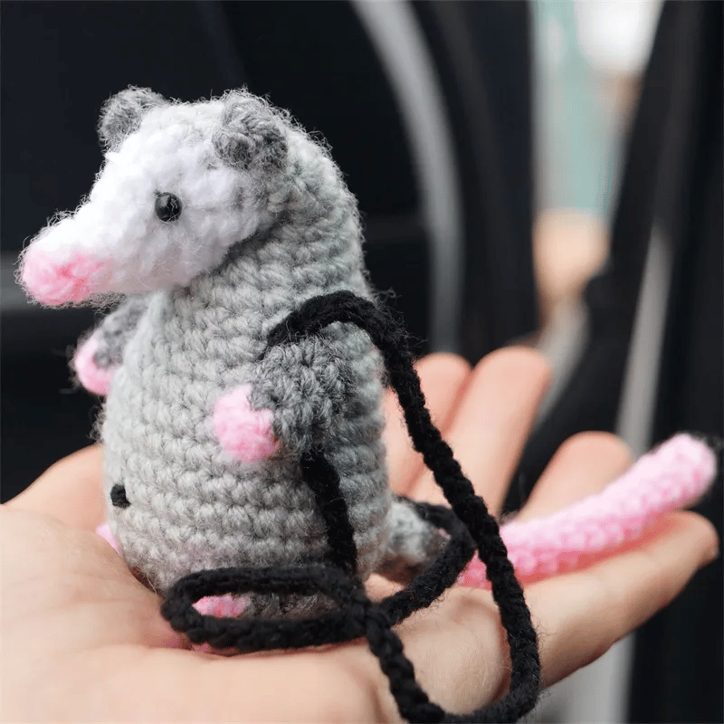 🔥 LETZTER TAG 49 % RABATT – Possum-Autoanhänger (100 % handgestrickt)