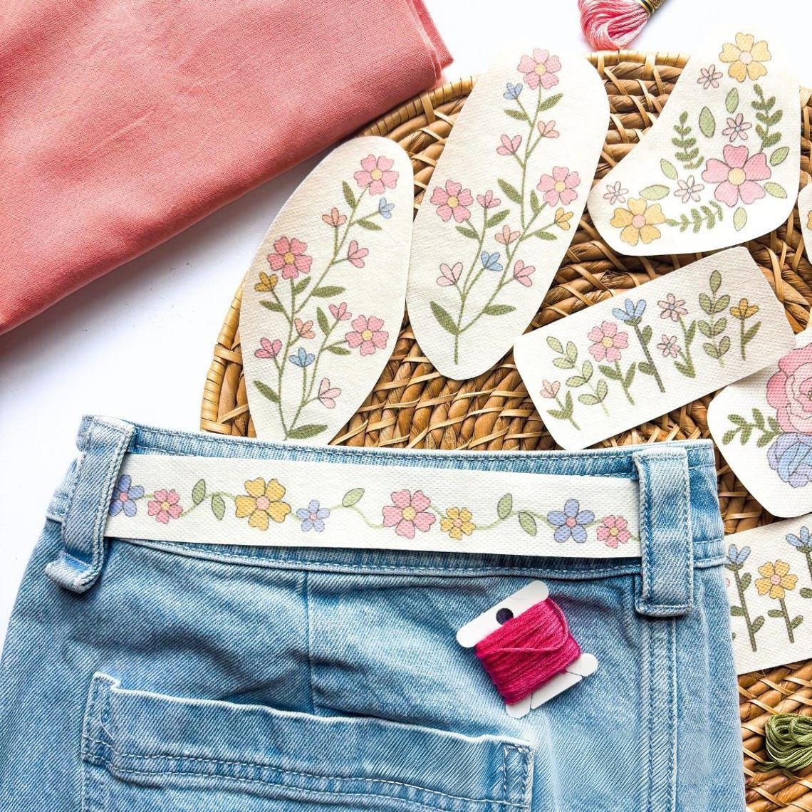 🌸Blumenlinien Entworfene Blumenbordürenmuster Stickmuster – Stick & Stitch für Anfänge