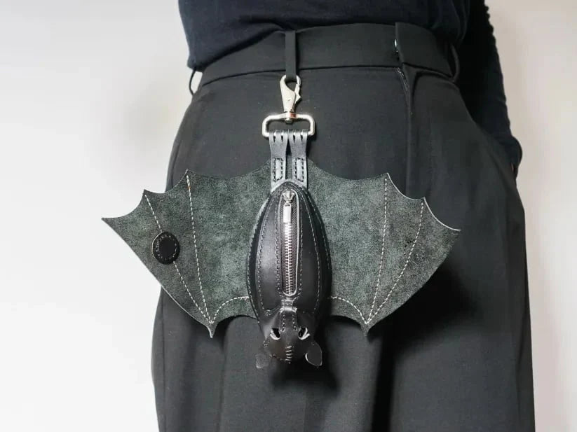🔥 Leder-Geldbörse mit Fledermaus-Motiv