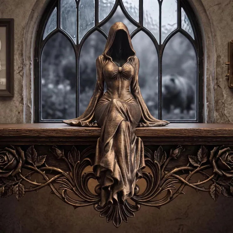 Lady Reaper – Ätherische Skulptur einer Gestalt mit Kapuze