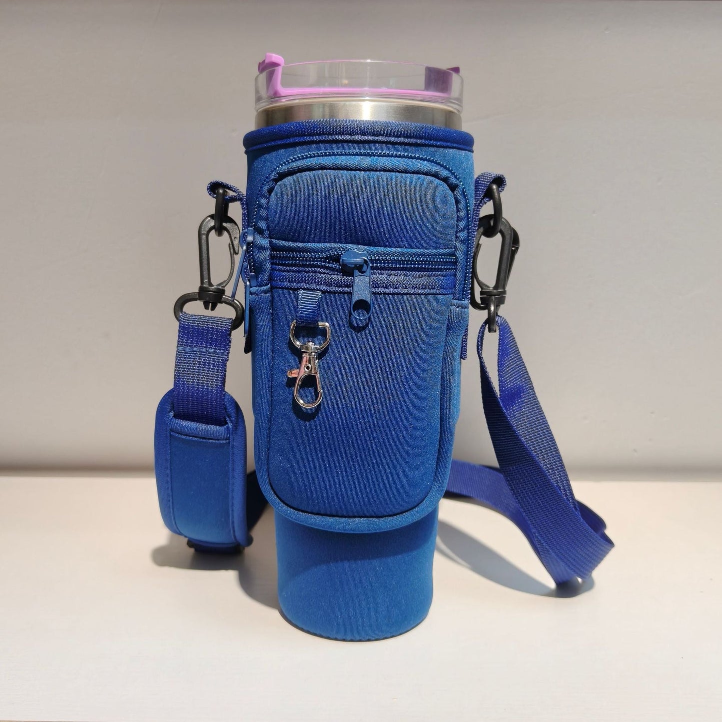Verstellbare Umhängetasche mit Thermosbecherhalter für