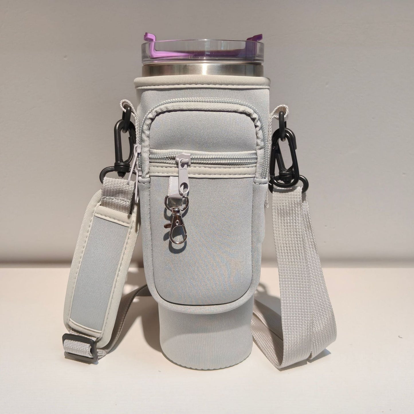 Verstellbare Umhängetasche mit Thermosbecherhalter für