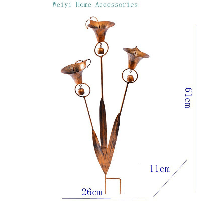 Gartenstecker „Drei Calla-Lilien“ aus geflammtem Kupfer mit Glöckchen