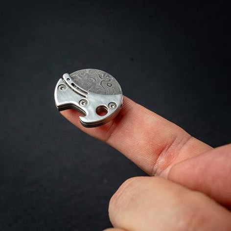 Kompakter Mini-Flaschenöffner aus Titan & EDC-Messer