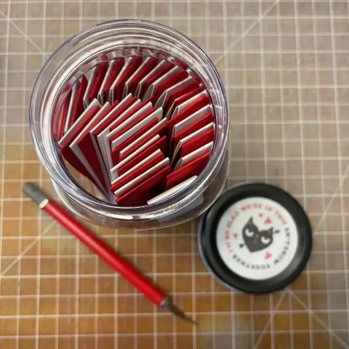 🏹❤️ Lustiges Valentinstag-Glas 😻Sag ihnen, dass du sie liebst – mit 48 coolen Zitaten 🎁Geschenkfertig – kein Stress beim Verpacken!