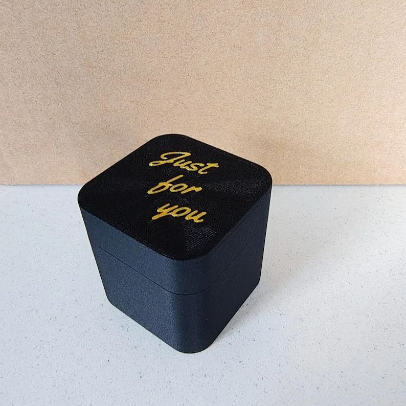 🎁Mittelfinger in einer Box